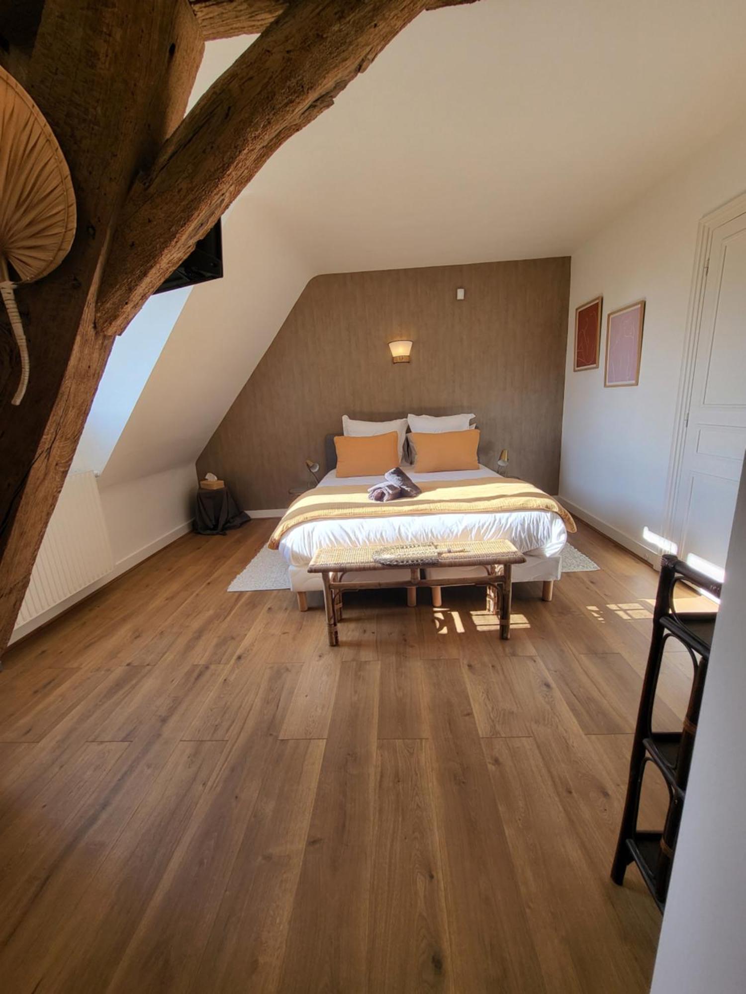 Domaine De Charme - Les Places Lassay-sur-Croisne Bagian luar foto